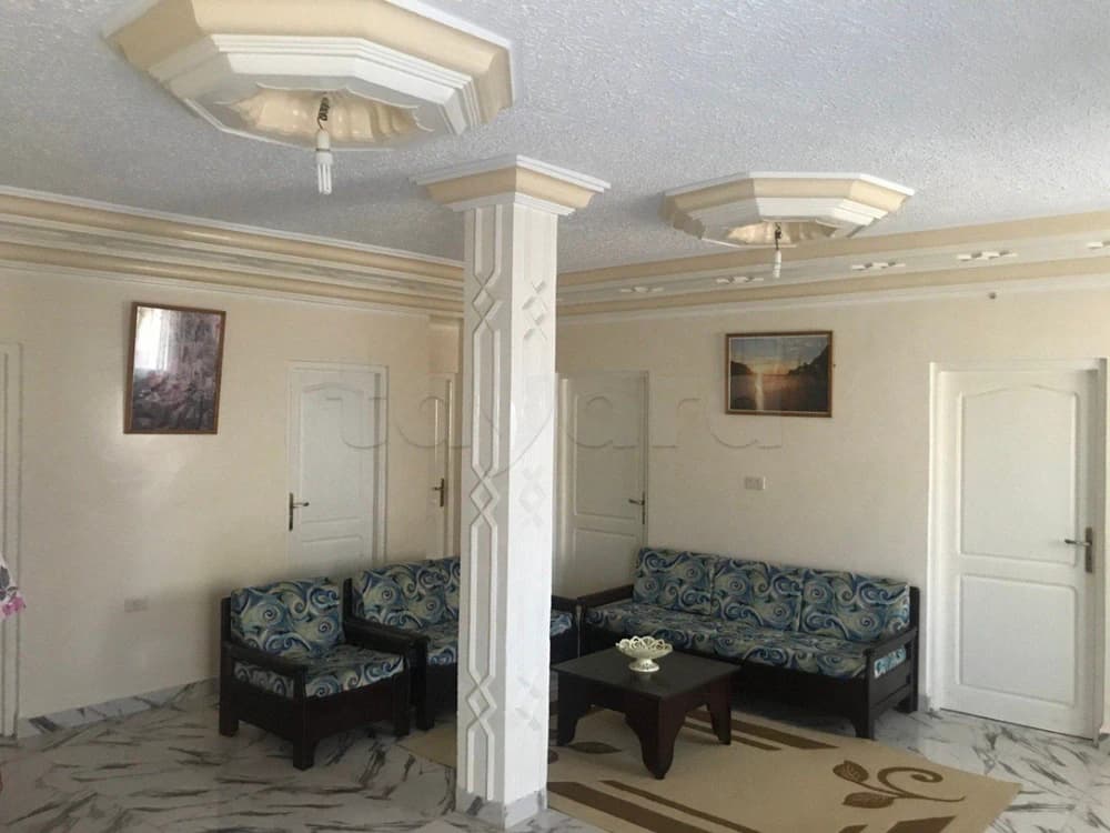 appartement luxueux s+3ch climatisé à tabarka 