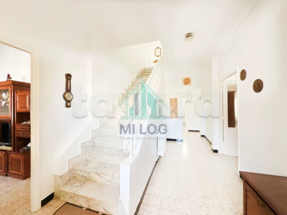 Villa spacieuse de 473m² à Montfleury Tunis