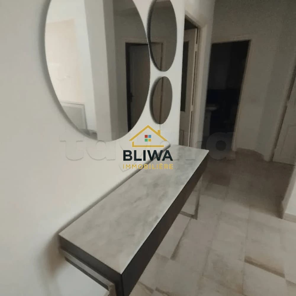 A louer S+2 semi meuble,situé à jardin el Aouina