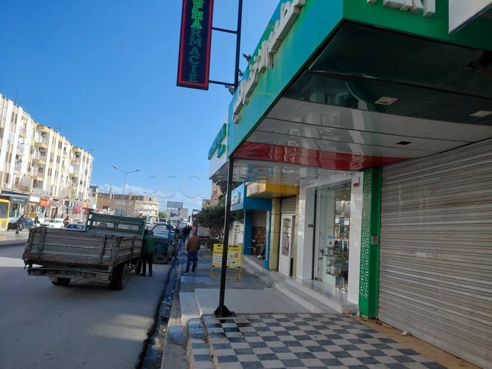 A vendre : Un fond de commerce  < Tout commerce > au Bardo 2 