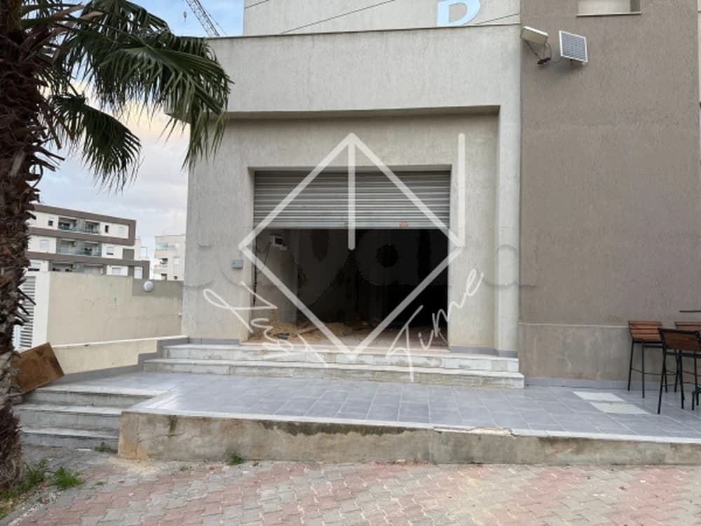 à louer local commercial à riadh landalous