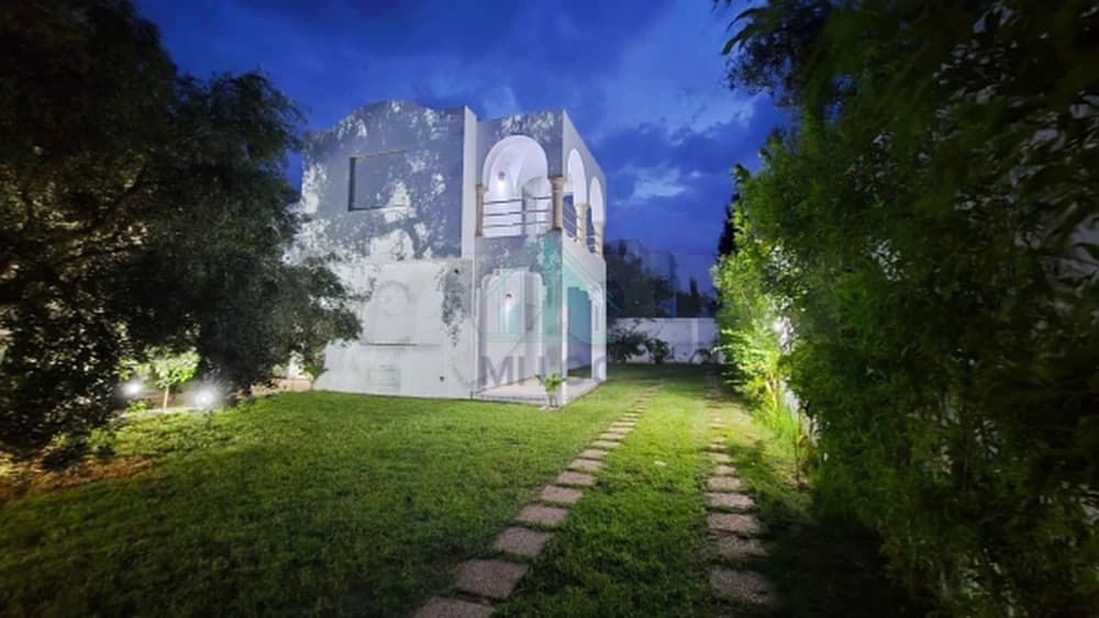 villa d’inspiration arabesque avec piscine à El  Menchar Hammamet