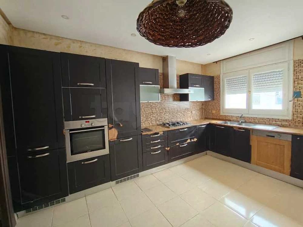 A louer s+4 hts  cité rihab pres odyssée riadh andalous 