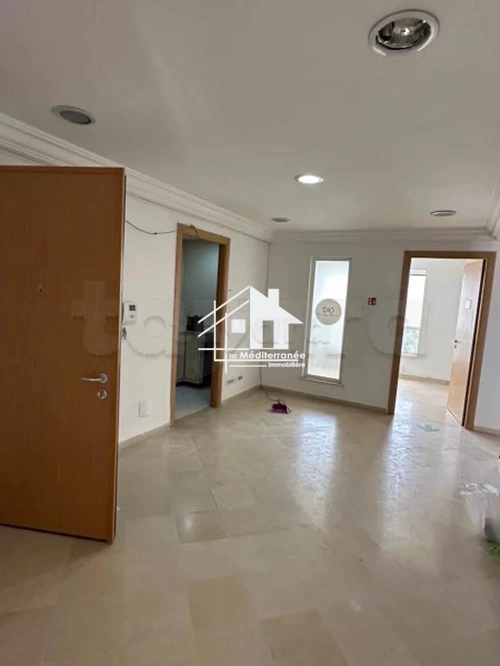 A louer bureau H+4 hst à beb saadoun 