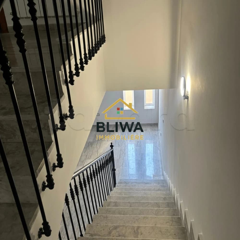 A louer Duplex très haut standing S+3 avec jardin 