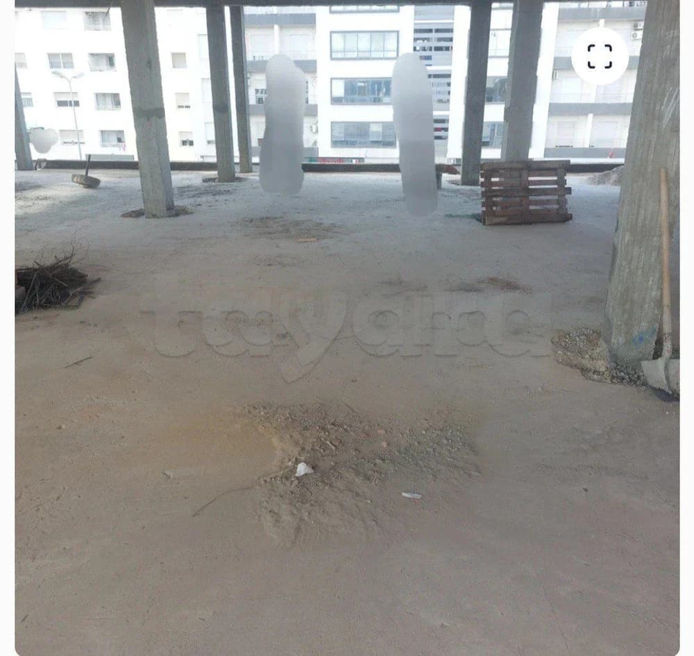 Local commercial à Aouina sur artère principale 