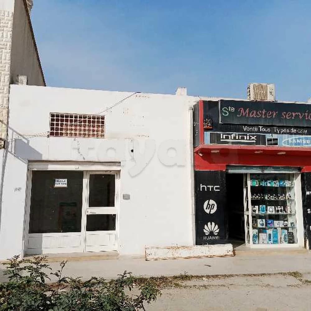 A louer un Local commercial 
tel 96 947 030