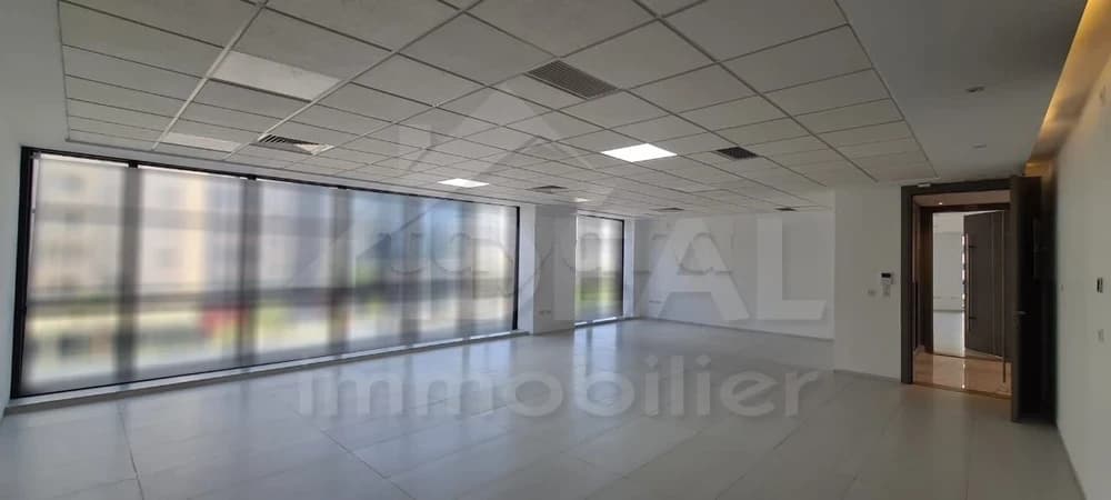 AL Bureau de 290m² au Lac2