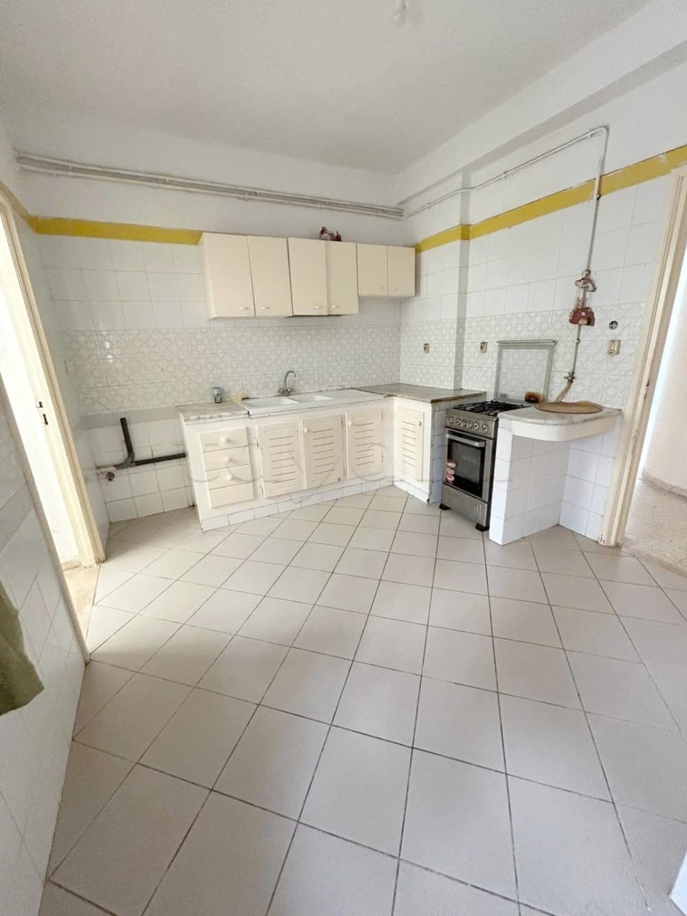 📍 Ennasr 2 à louer appt S+2 bien situé 