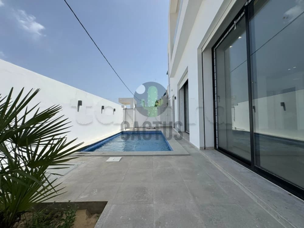 À vendre: Duplex  de 179m²  à Cité Mora, Nabeul.