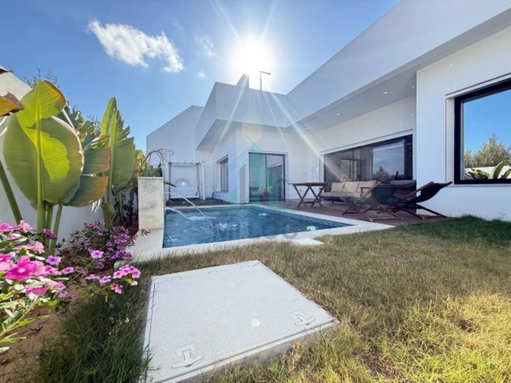 Villa 349 m² de haut standing avec piscine à Hammamet Mrezga