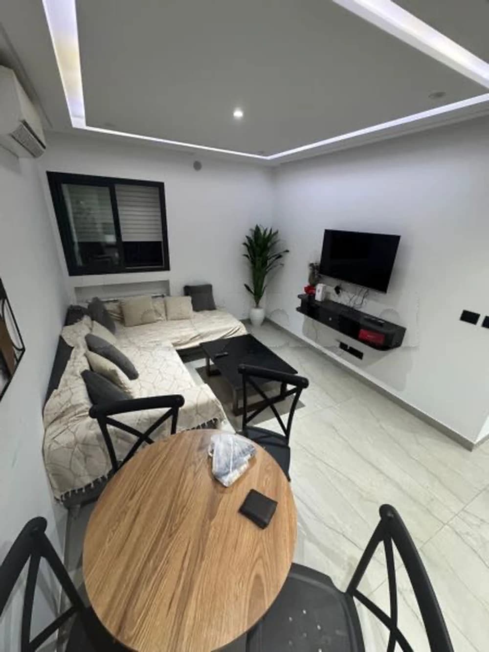 location par nuitée
l'aouina
jardin carthage 
lac 1