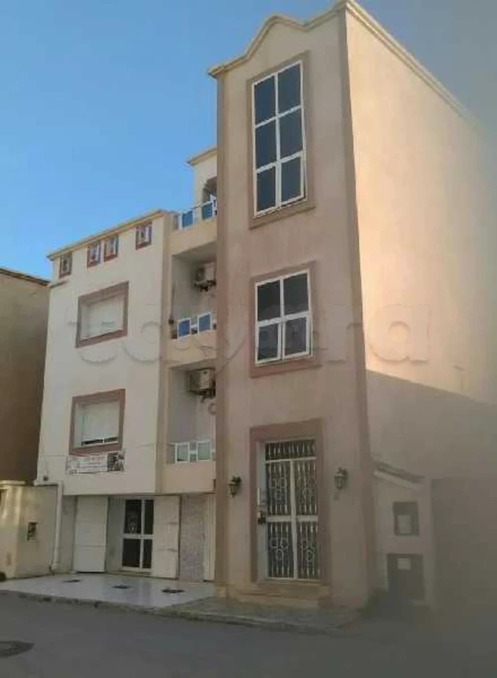 Appartement a vendre 2eme etage Borj Cedria