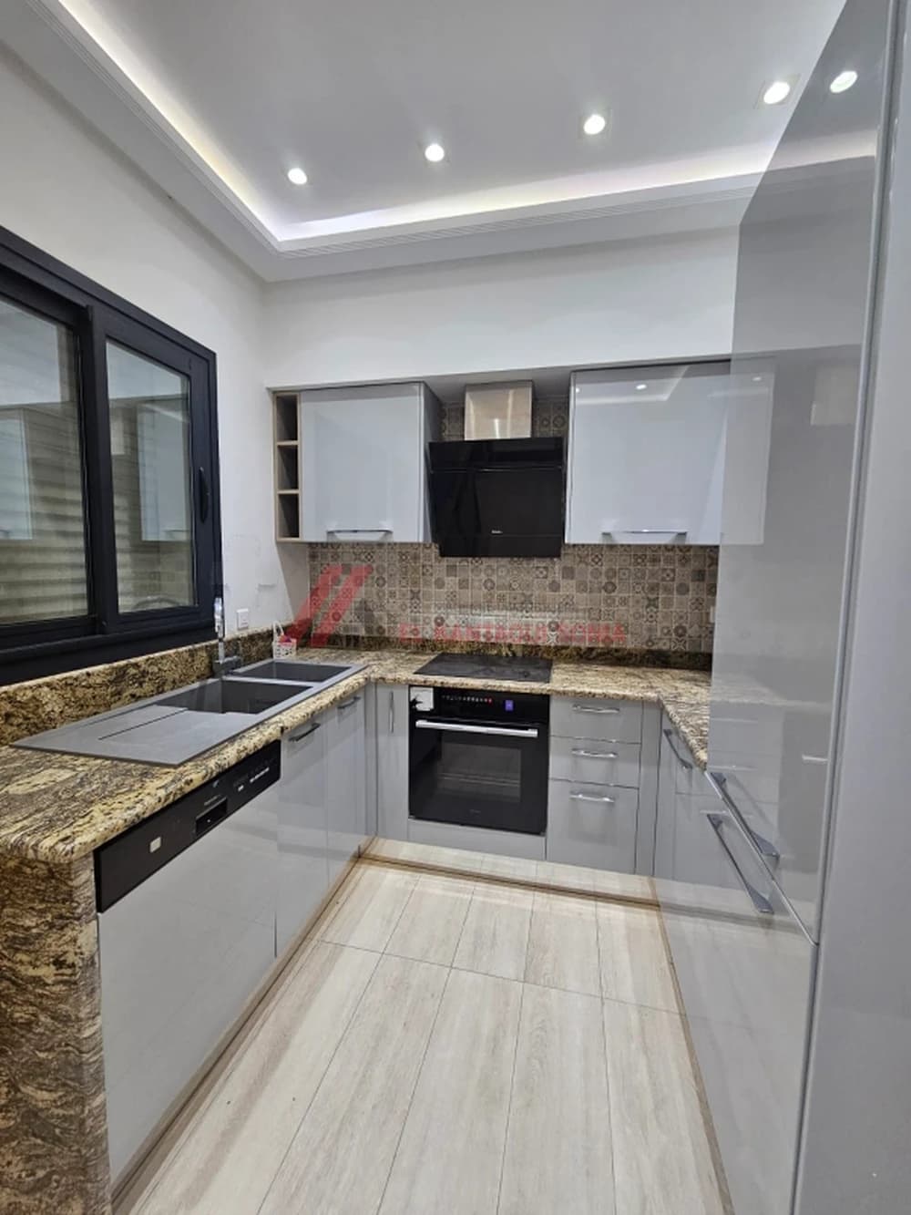 A vendre S+1 de haut standing à kantaoui