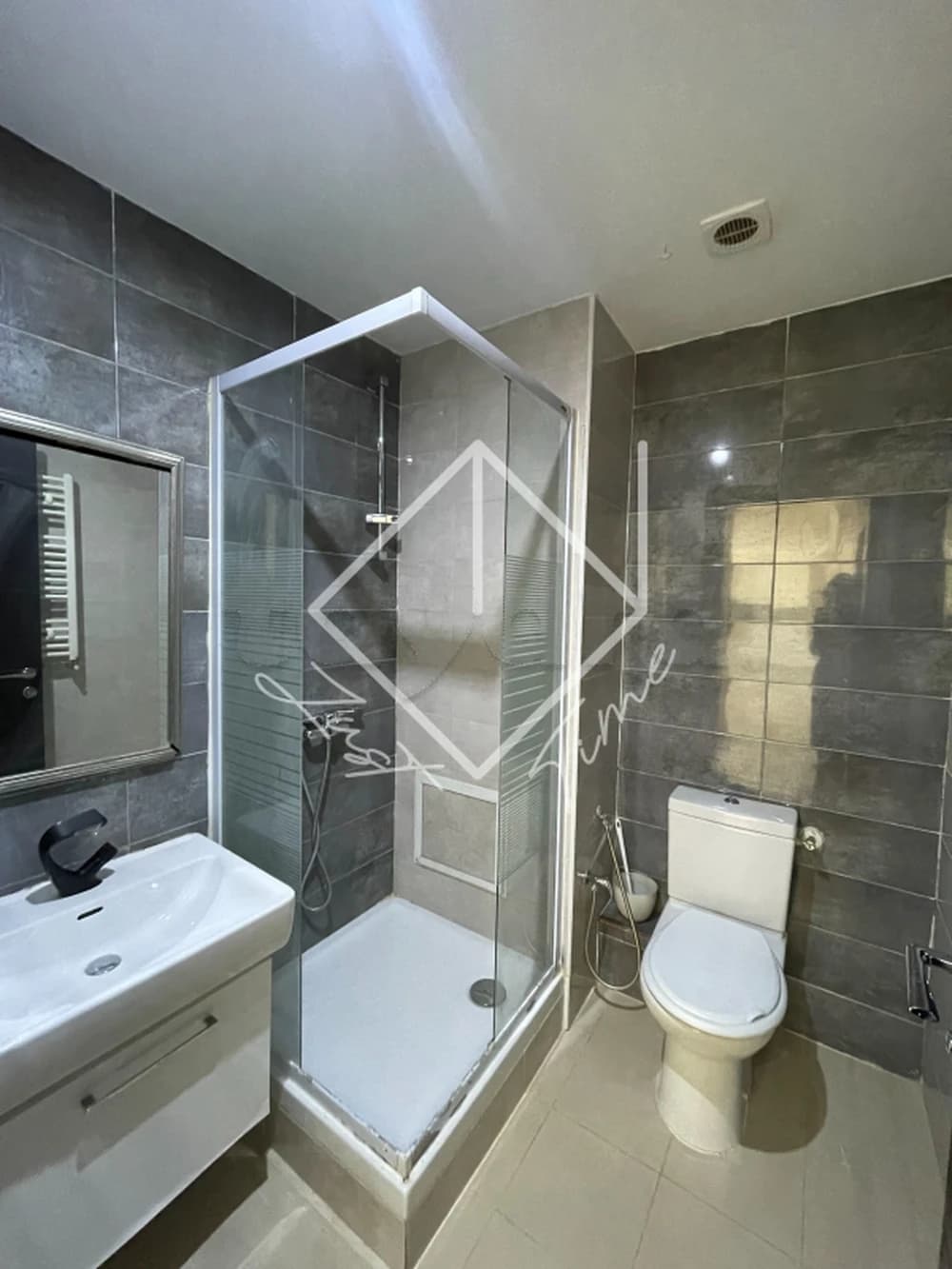 À LOUER appartement S+1 à riadh landalous.