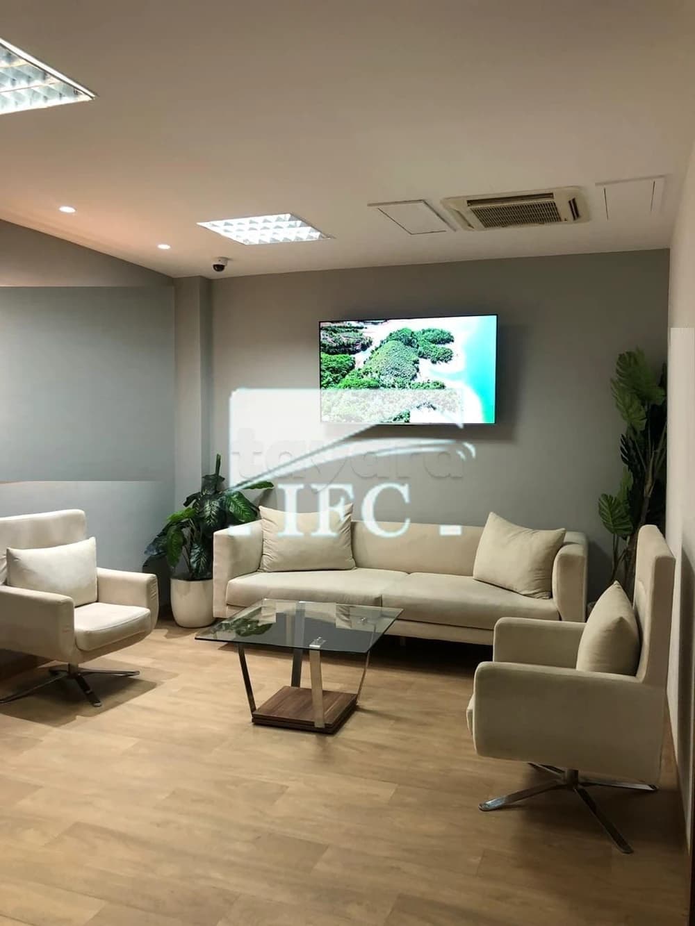  Bureau en 6 espaces-220m²-CUN-IFCU210