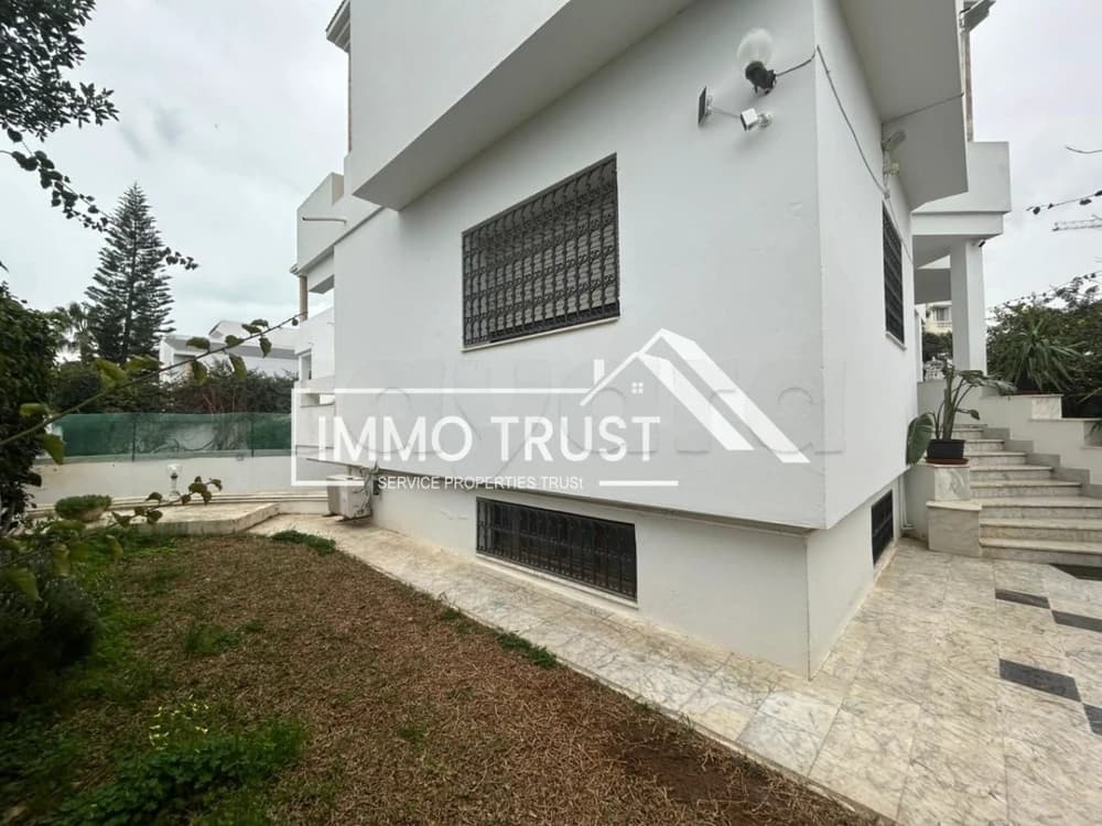 🏠Villa S+4 avec jardin à La Marsa