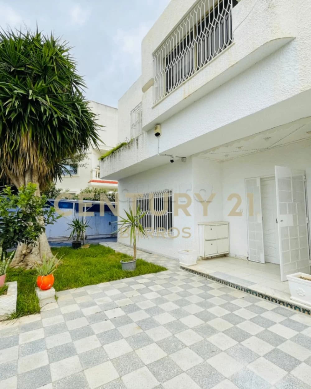 À louer une villa , cité les pins la marsa  