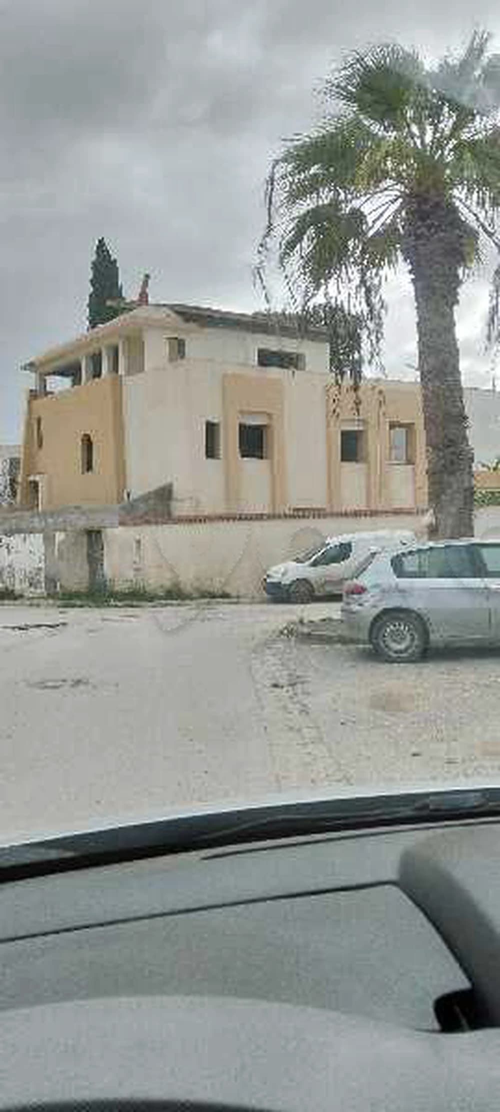 villa s+3 à vendre cité la gazelle 