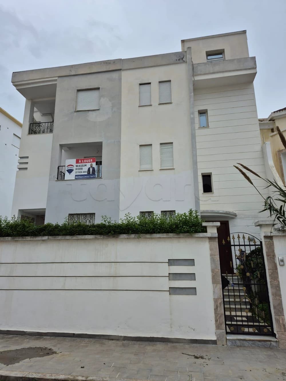 À LOUER UN APPARTEMENT S+ 3 À AIN ZAGHOUAN NORD
