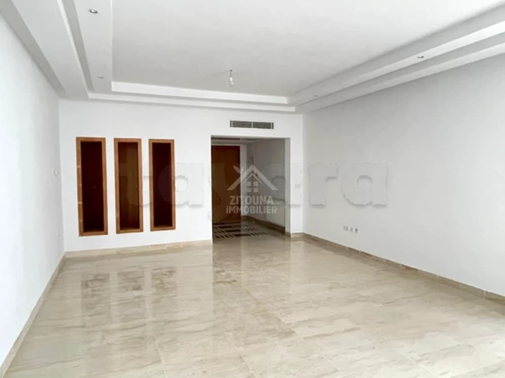 A louer un appartement S+3 à la Marsa plage 