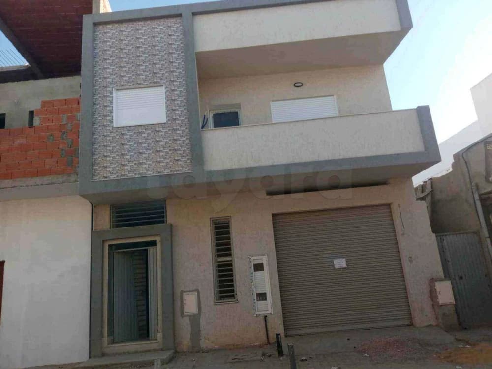 Independent Maison à vendre situé à boumhal 