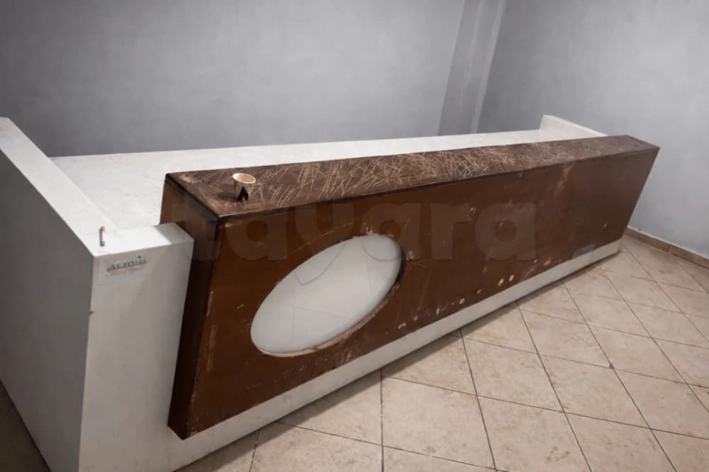 Grand comptoir professionnel en Corian – ste almia 