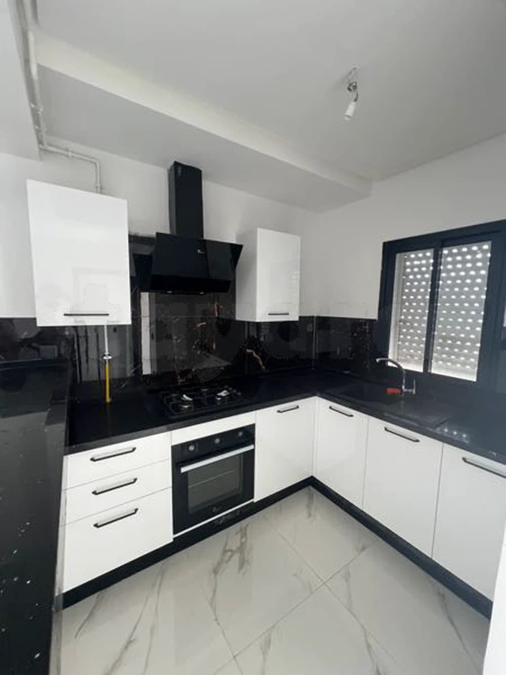 Un appartement S+1 à Louer à L’aouina Cité Lwahat