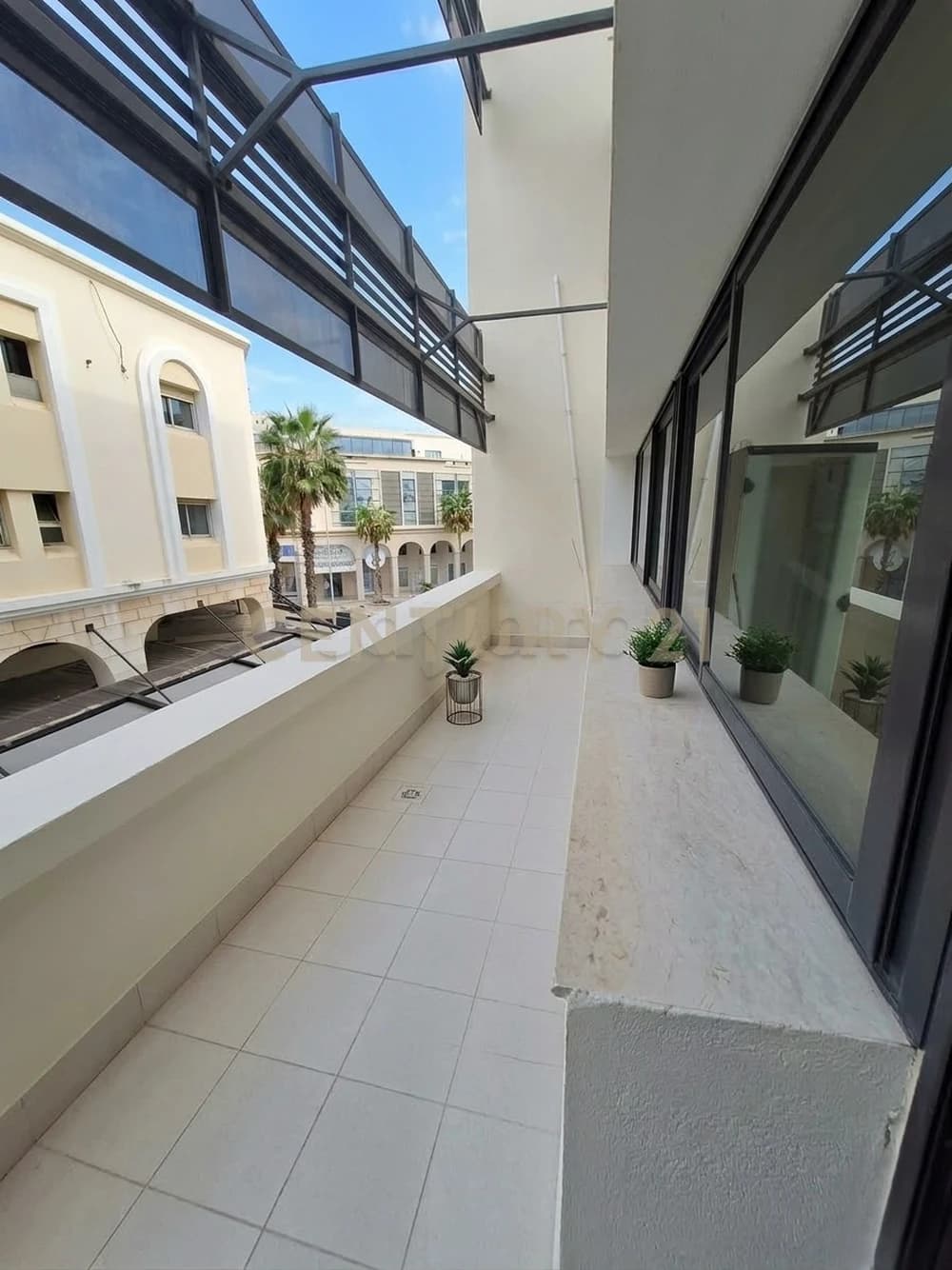 À louer – Bureau H+4 aux Berges du Lac 1