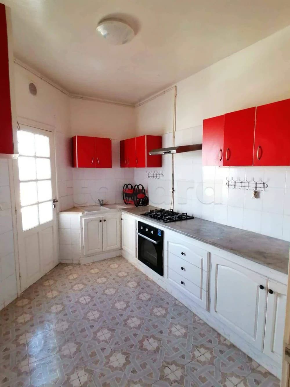 A VENDRE UN APPARTEMENT S+3 A RADES MELIANE 1