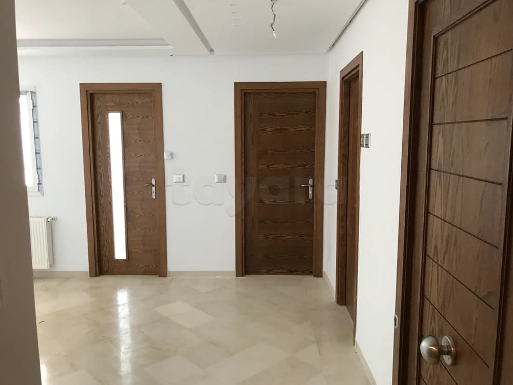 S+1 à louer, neuf. Jardins d’El Aouina 