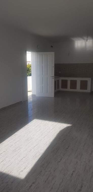 Un etage de villa  a louer  a riath andalous 