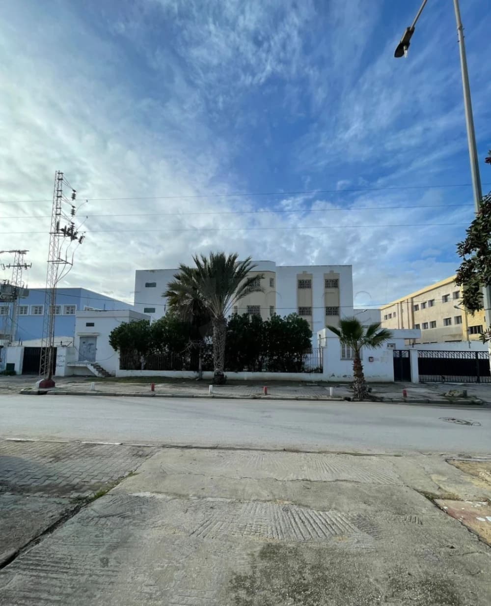 OFFRE DE LOCATION BATIMENT INDUSTRIEL