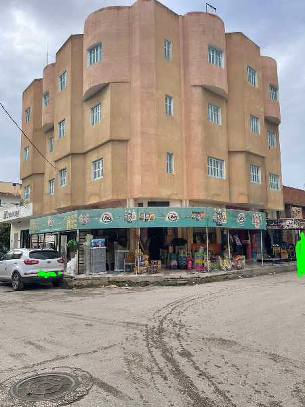 immeuble de 4 étages a vendre a sidi bouzid.