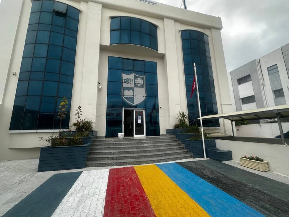  IMMEUBLE BUREAUTIQUE À LOUER – LAC 3 