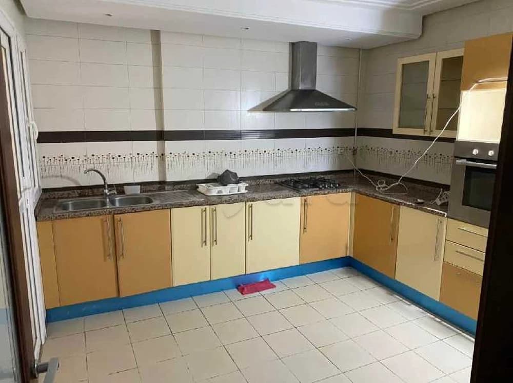 BORJ BACCOUCHE ( EN FACE CETRE URBAIN NORD ) APPARTEMENT S+1  A LOUER 
