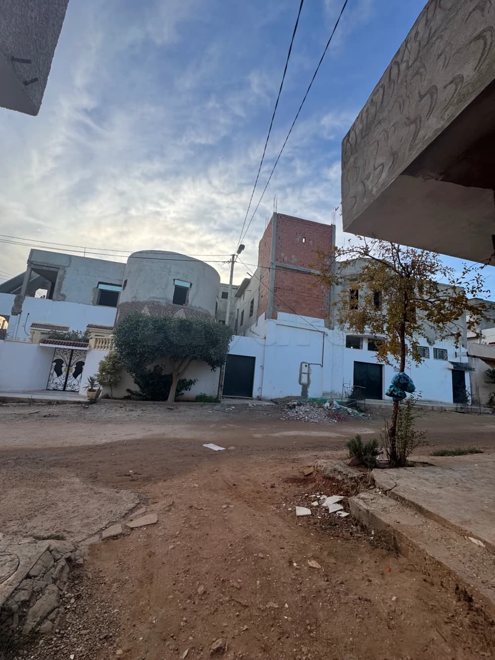 Terrain 100 m mnihla bassatin win terminus 14 c 