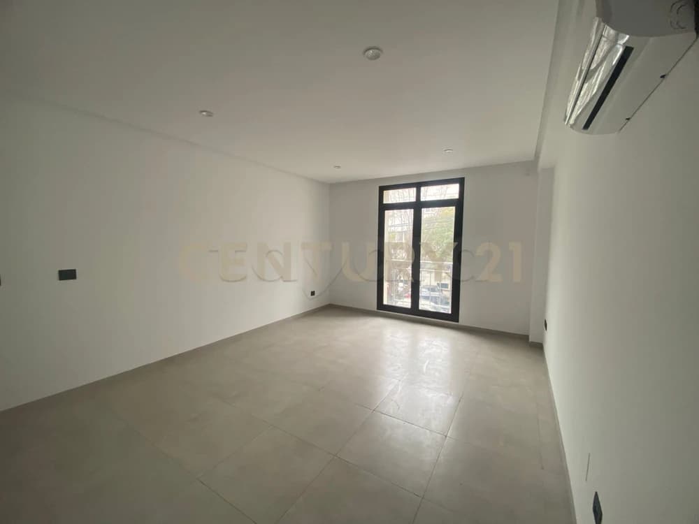 À LOUER: Bureau H1 à Cité Jardin Alain Savary