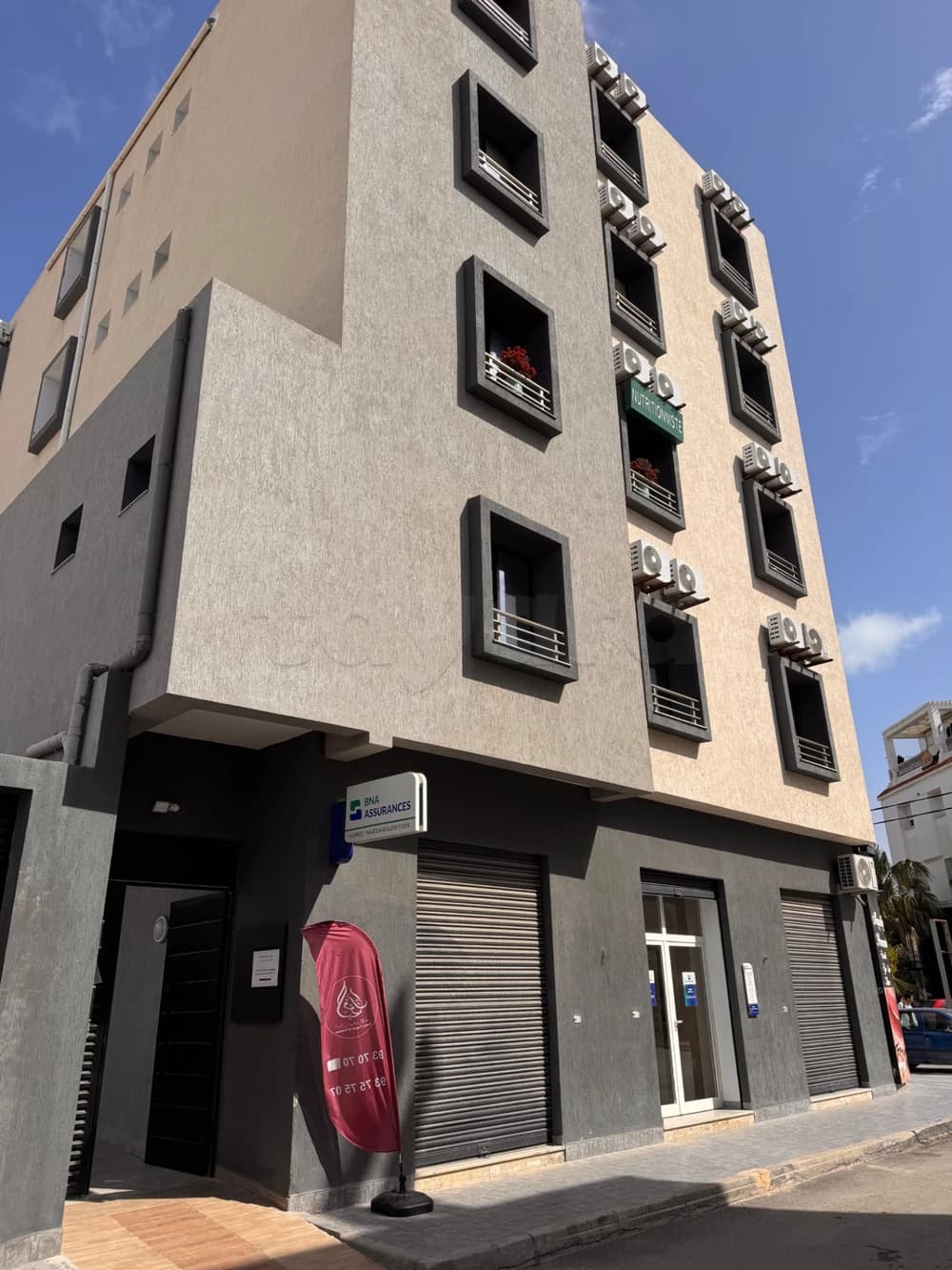 Cabinet pour usage bureautique ou professionnel