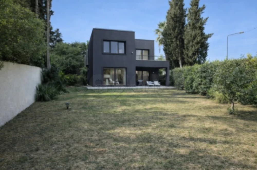 En exclusivité A louer Villa moderne grand jardin à Mutuelleville