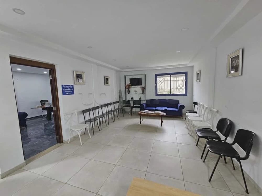 📍 ENNASR 2 : BUREAU À LOUER AVEC SALLE D’ATTENTE PARTAGÉE ´