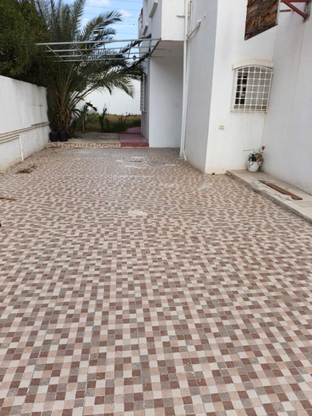 Villa s+4 à louer manzeh 9 menzah 9