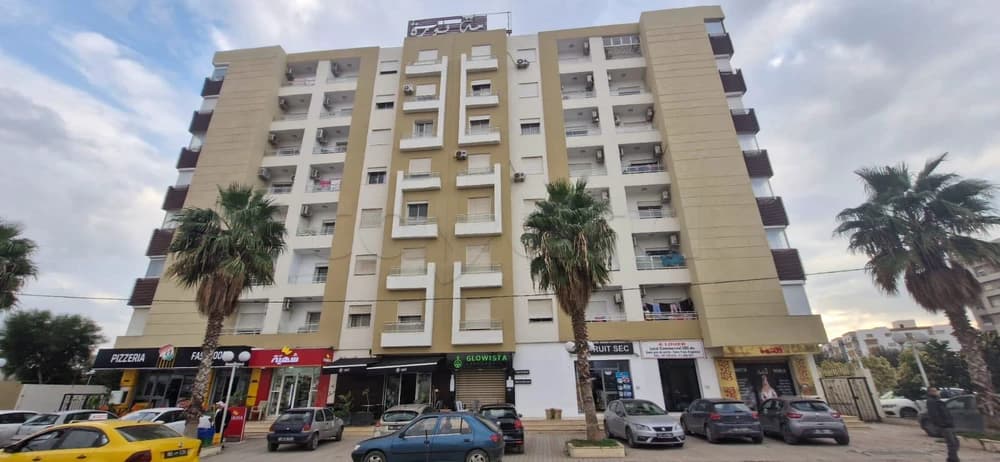 A vendre un appartement S+3 situé à La Manouba