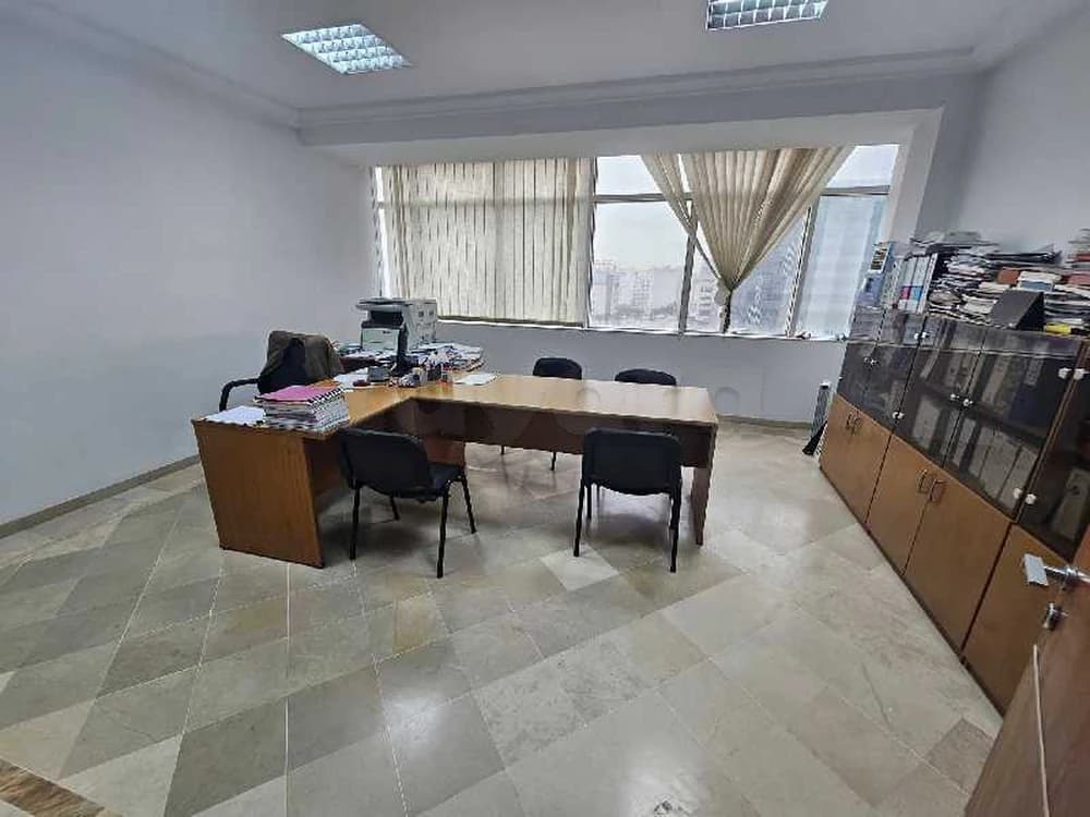 BORJ BACCOUCHE _ ARIANA : BUREAU H+3 À LOUER Meublé ou vide
