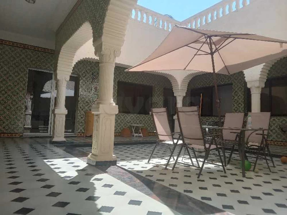 tél 22214299 appartement 207 m2