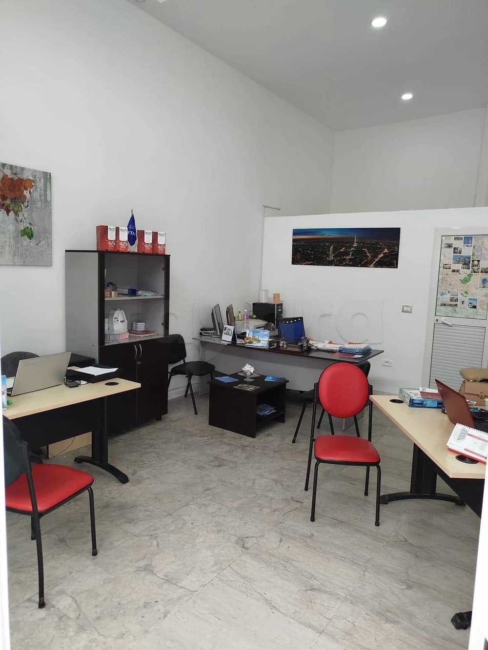 A VENDRE UN FONDS DE COMMERCE A RADES VILLE AVENUE HABIB BOURGUIBA